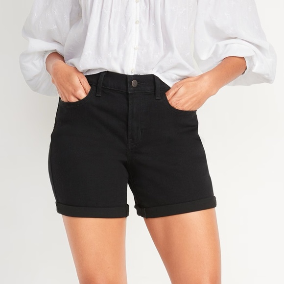 Old Navy Pants - NEW Old Navy Mid-Rise Wow Black-Wash Jean Shorts  Women  5"  inseam SIZE  8